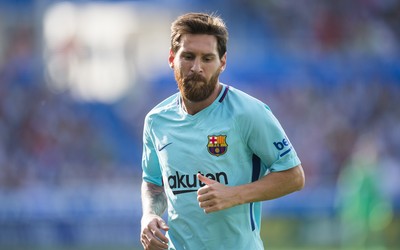 球探体育精华-佩德里庆祝时脱衣狂奔